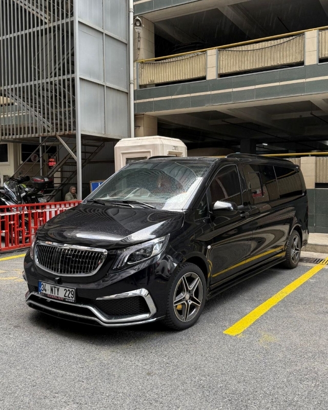 Private Airport transfer in Istanbul with VIP Van 1