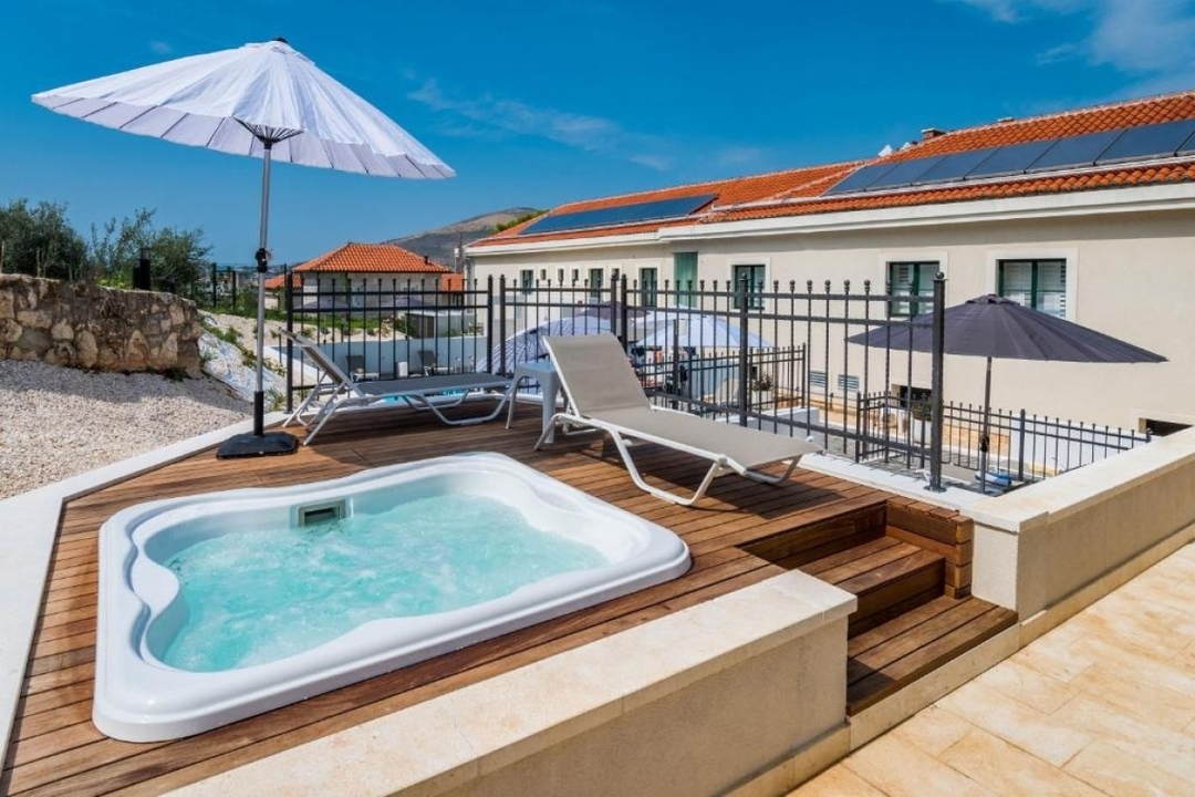 The Dalmatian Romance Experience: Luxury Escape in Trogir & Split 7