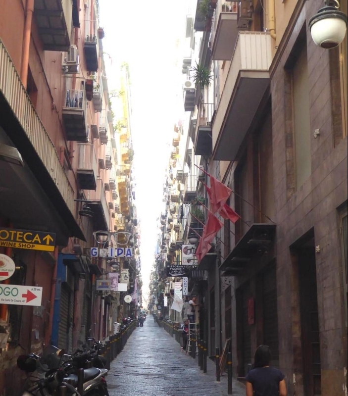 Naples Downtown and Underground Ruins Walking Tour 7