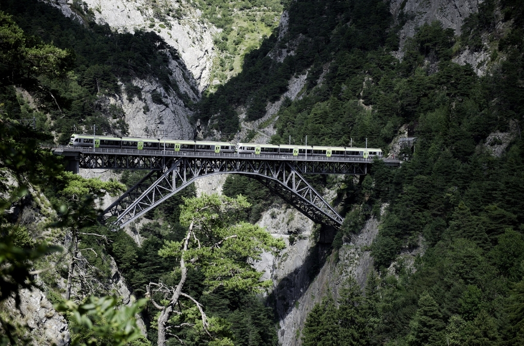 Interlaken and the Green Train of Swiss Alps - Day trip from Milan 6