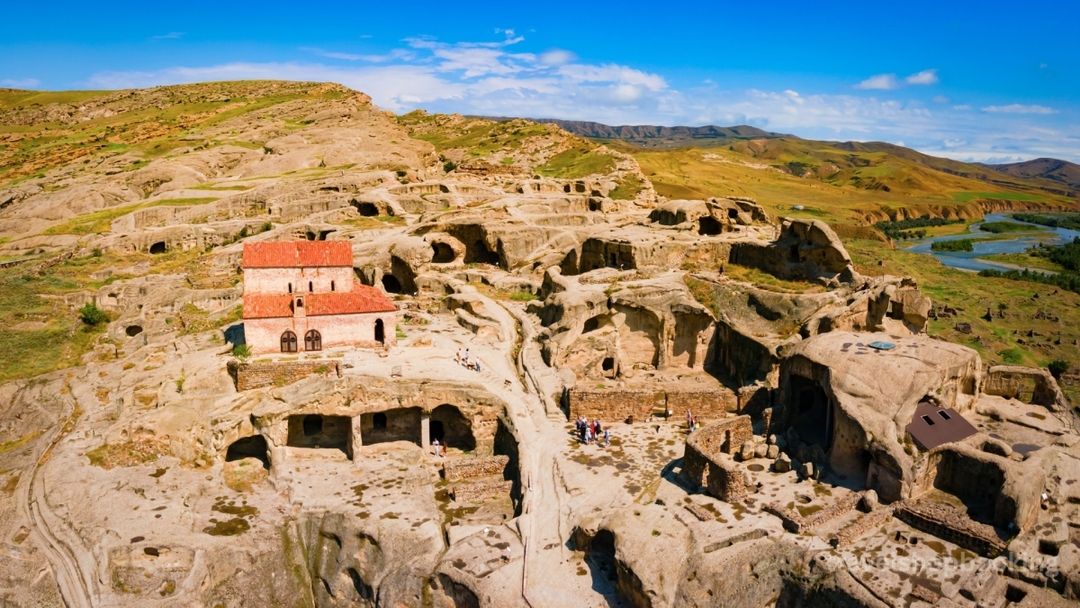 Ancient Caves & Old Capital City – Uplistsikhe & Mtskheta Day Tour 4