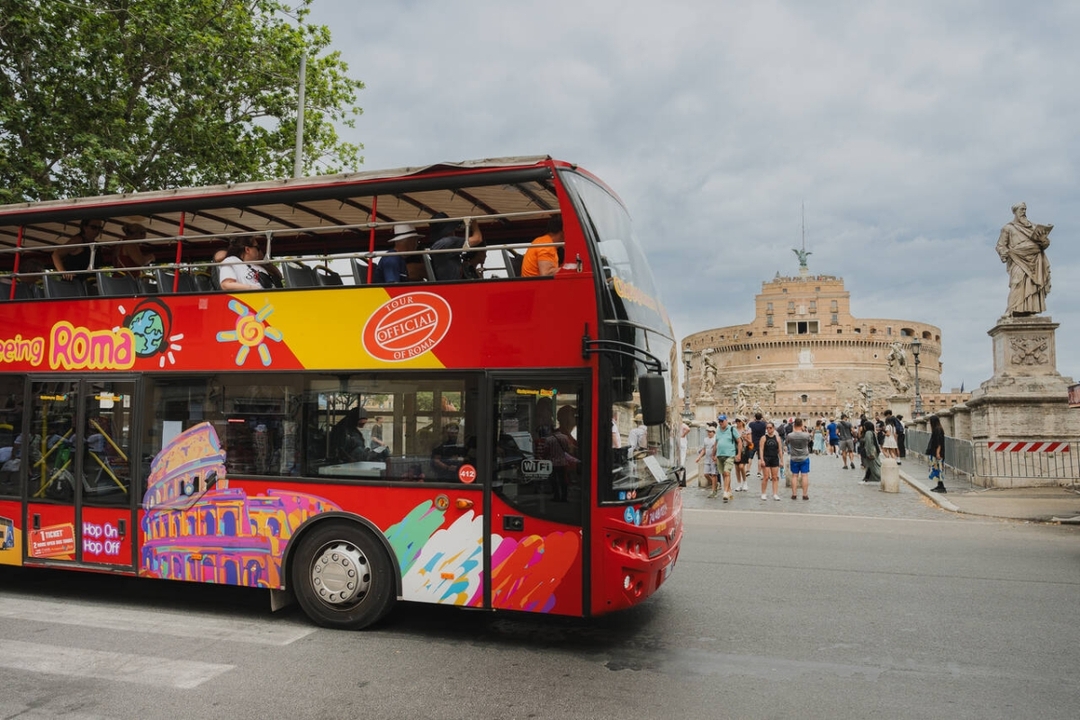 Disembark tour from Civitavecchia: Guided tour of Castel Sant'Angelo and Rome Hop-On Hop-Off 3