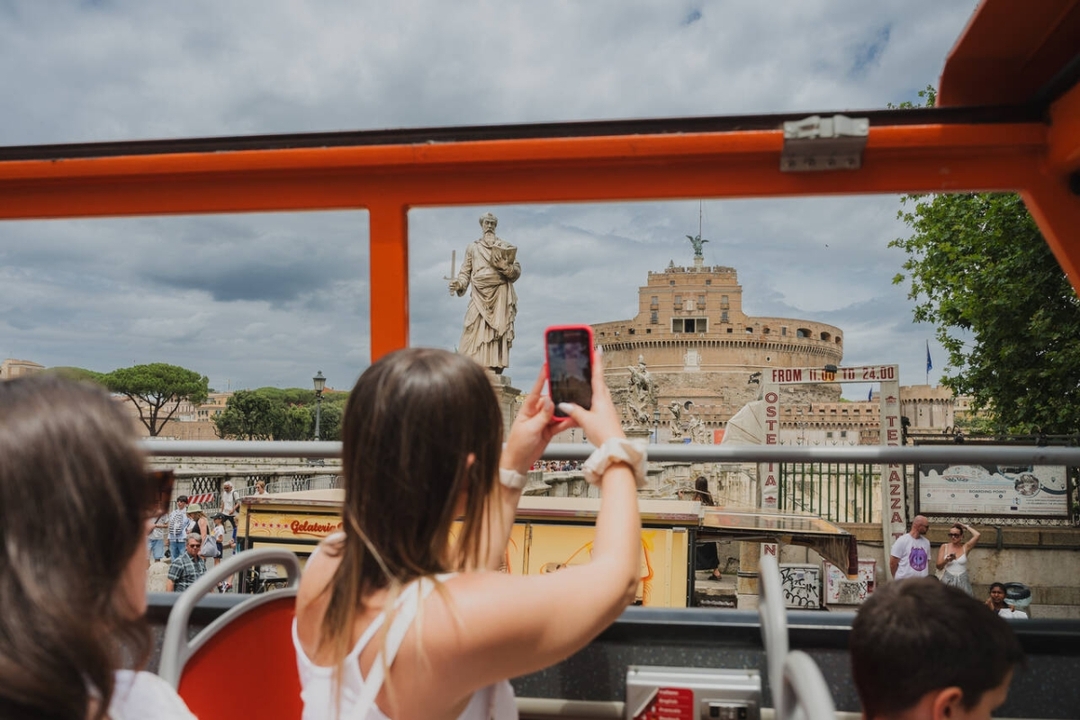 Disembark tour from Civitavecchia: Guided tour of Castel Sant'Angelo and Rome Hop-On Hop-Off 7