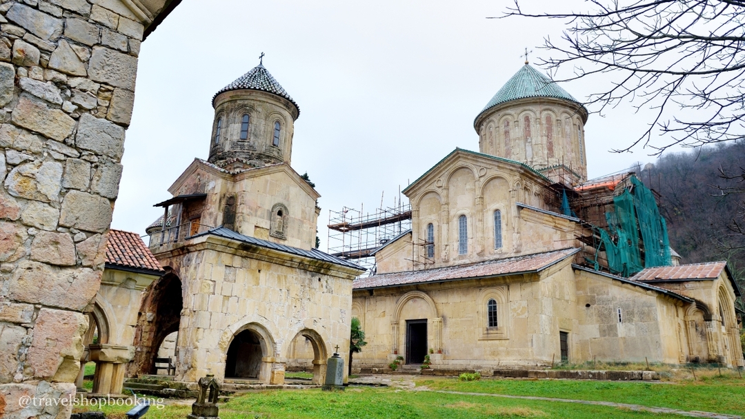 Kutaisi Walking Tour – Bagrati Cathedral, Historic District & Botanical Garden 9