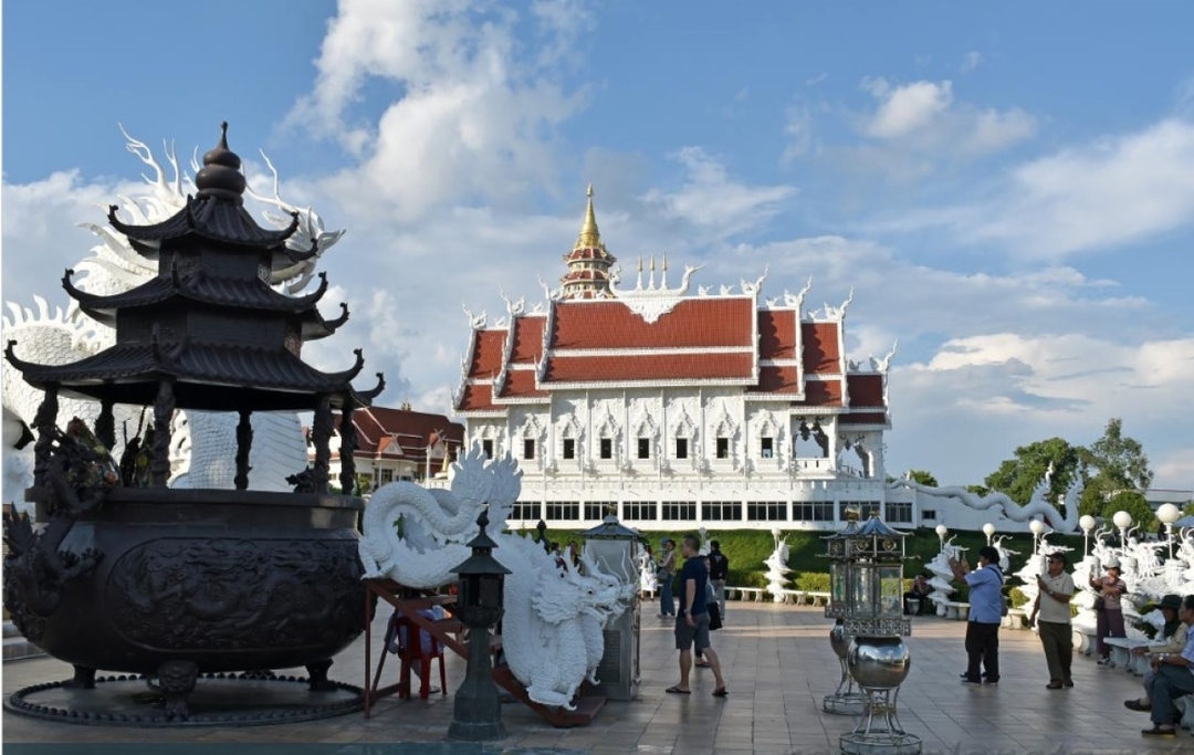 Chiang Mai-Chiang Rai: White -Blue -Red Temple-Lalita Cafe 8