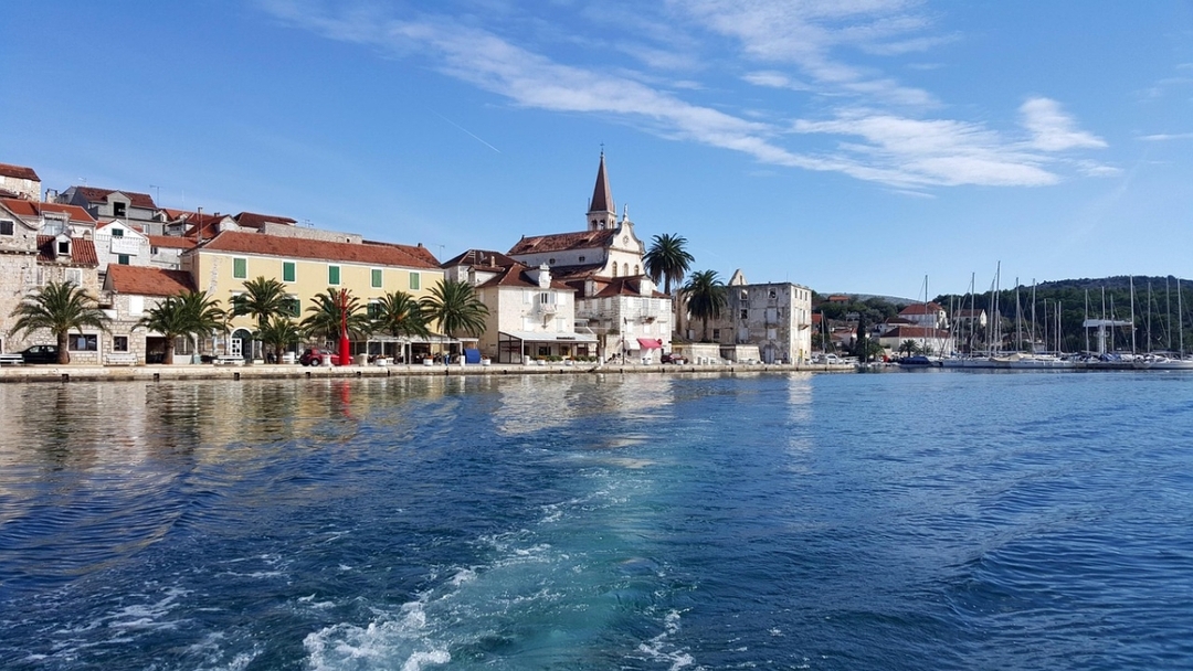 Hidden Bays & Bubbles – Luxury Sea Escape from Split or Trogir 6