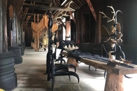 Ching Mai-Chiang Rai: Join Tour One Day White & Blue Temple - Bann Dam Museum - Golden Triangle