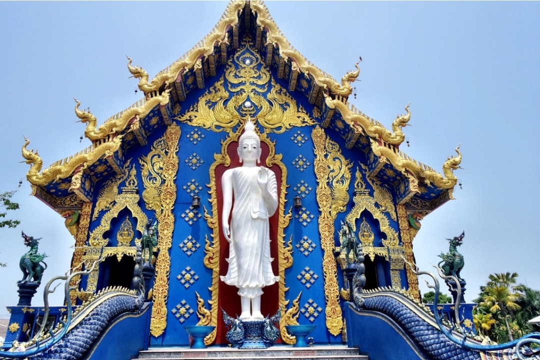 CHIANG MAI-CHIANG RAI: One day White Temple + Bann Dam Museum+Blue Temple 9