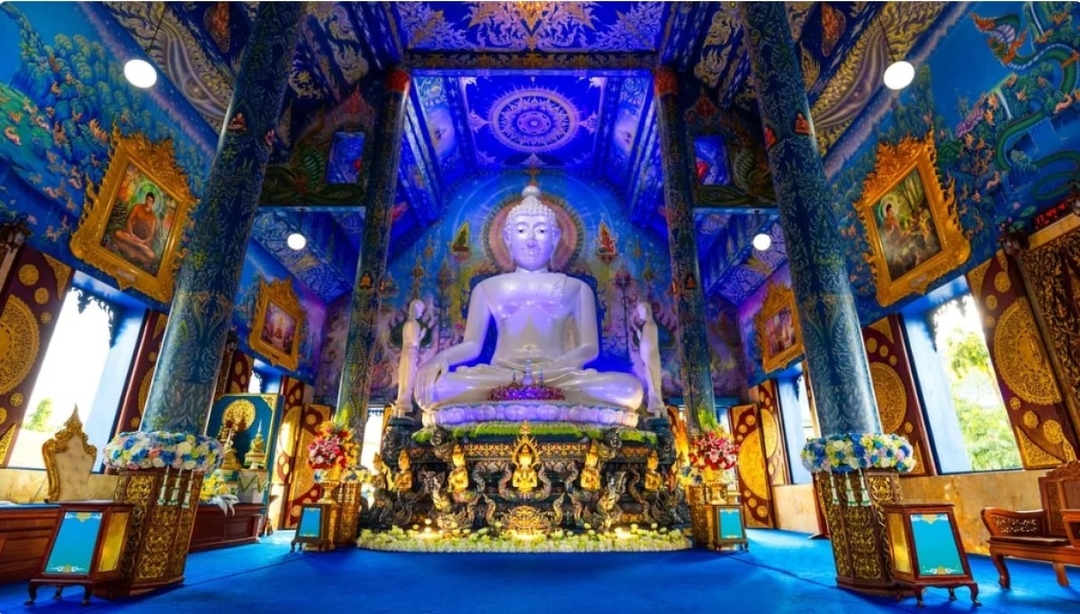 Chiang Mai-Chiang Rai: White+ Black Museum -Blue Temple -Golden Triangle -Boat Trip-Karen Village 5