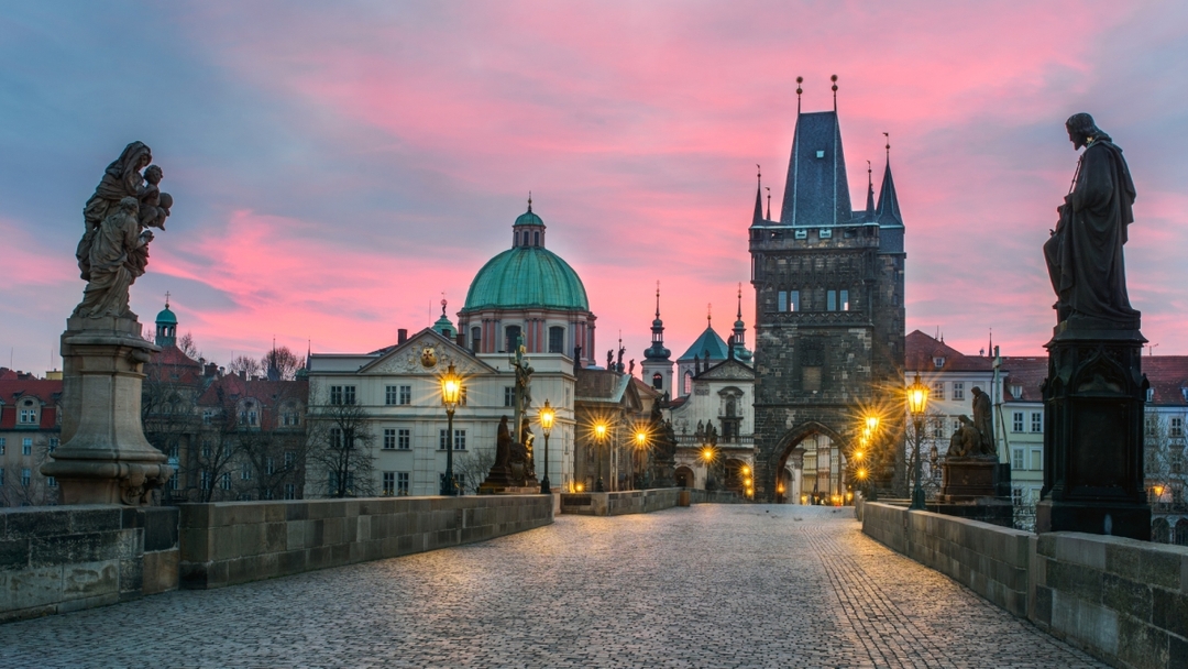 Prague Photoshoot: Romantic Couples, Families & Friends Session 4