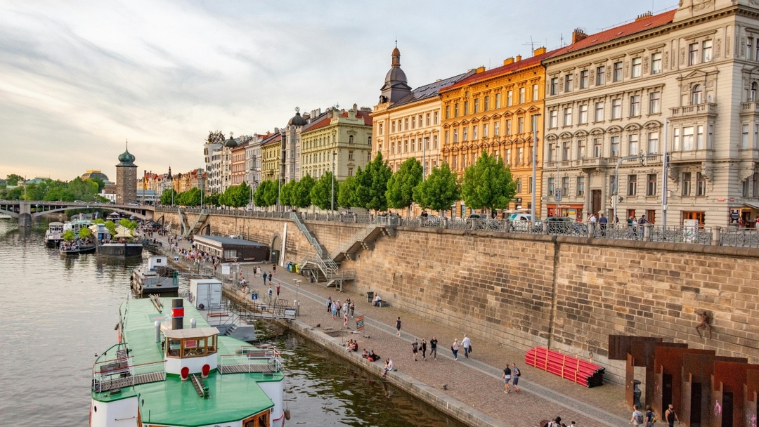 Prague Photoshoot: Romantic Couples, Families & Friends Session 5
