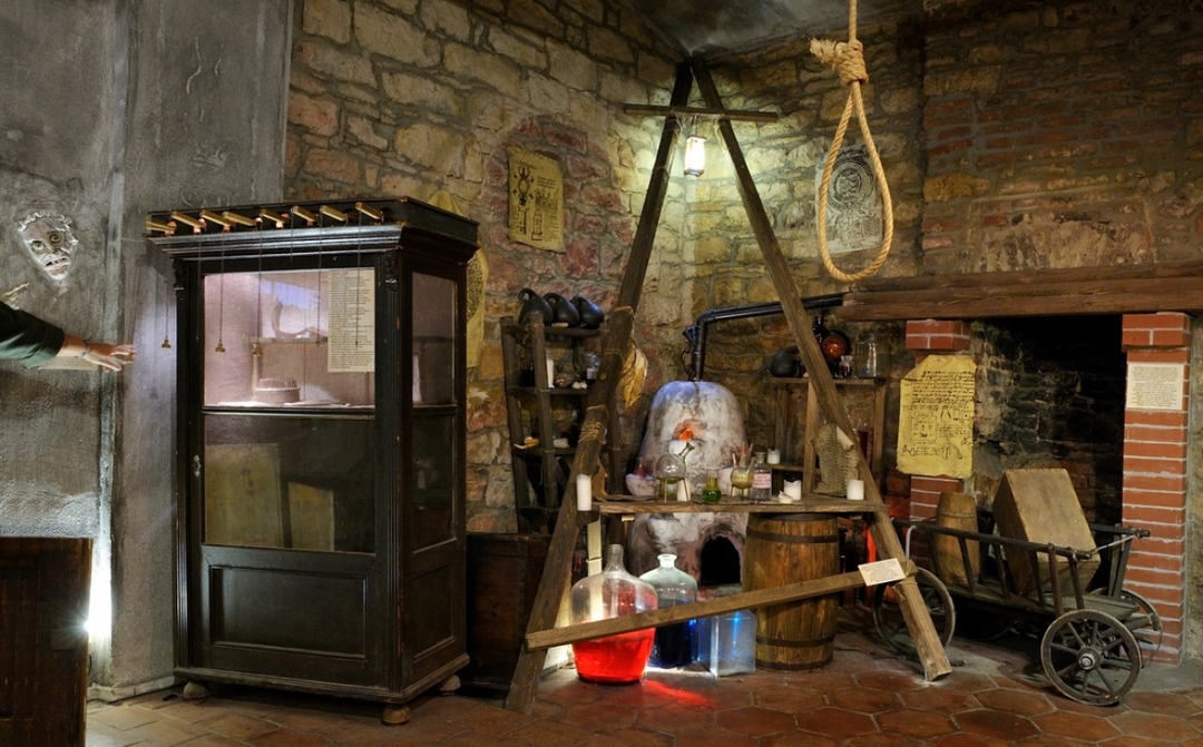 Prague Ghost Tour: Legends, Mysteries & Haunted Stories 1