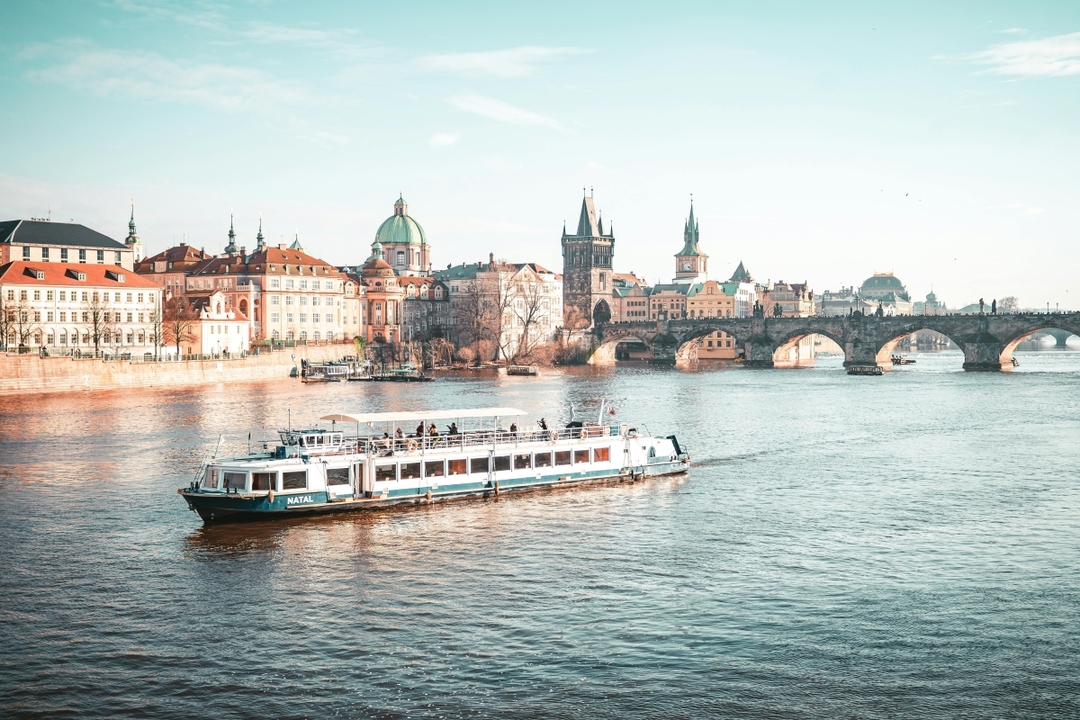 Central Europe & France Grand Tour 11 Day : Wine, Castles & Alpine Beauty (Prague, Vienna, Salzburg, Lucerne & Paris) 8