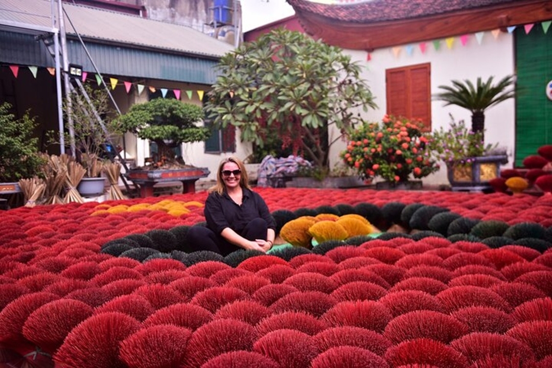 Handmade incense-making activity in local village from Hanoi 5