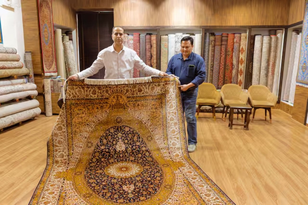 Delhi Private Shopping Tour with Local Guide & Hotel Pickup 6