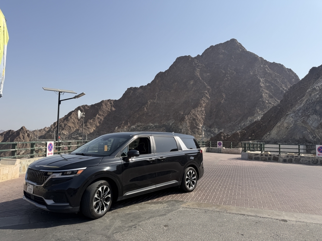 Exclusive Dubai Airport Private Arrival and Departure Transfers in Dubai City 2