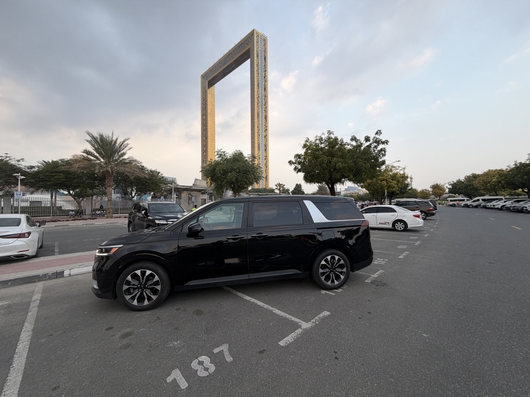 Exclusive Dubai Airport Private Arrival and Departure Transfers in Dubai City 5