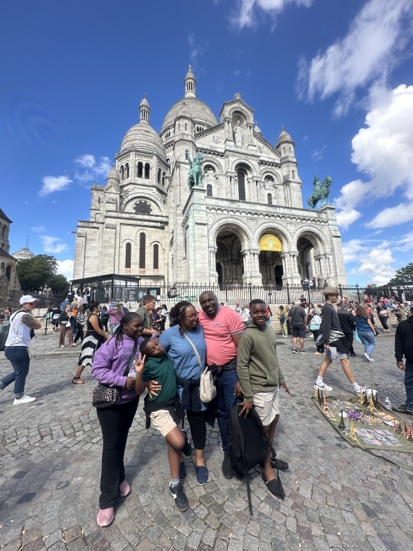 Paris: Montmartre Walking Tour with a Local Guide 2