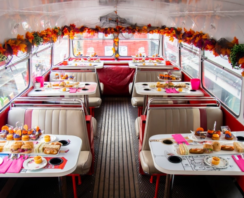 The Original Afternoon Tea London Sightseeing Bus Tour 8