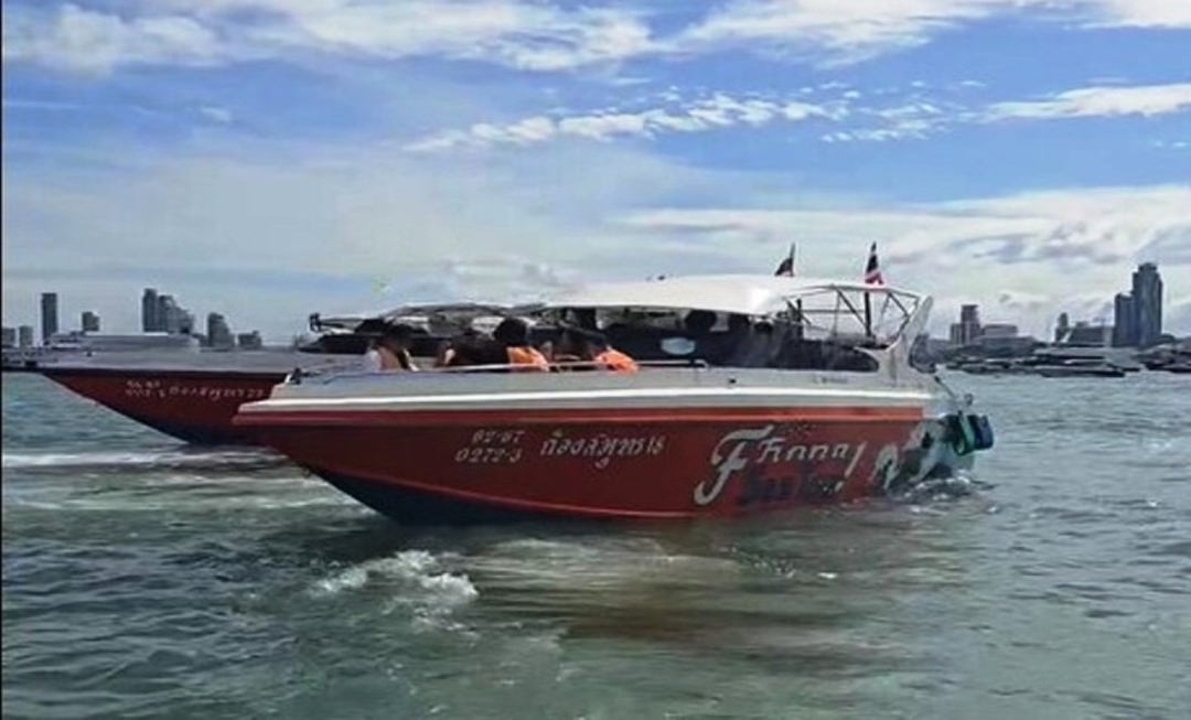 Pattaya-Koh Larn: Speed boat-Sea Walker-Parasailing-Jet ski-Banana boat-lunch 10