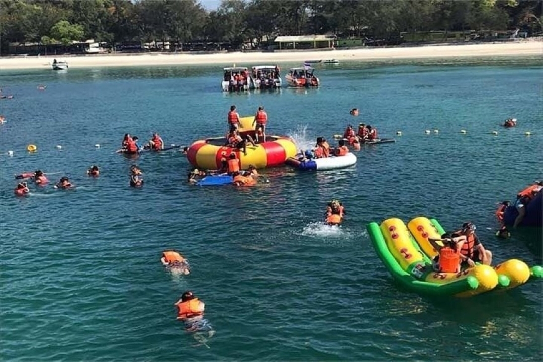 Pattaya-Koh Larn: Koh Larn Speed boat +Sea walker +Parasailing +Banana boat +Snorkeling +lunch 7