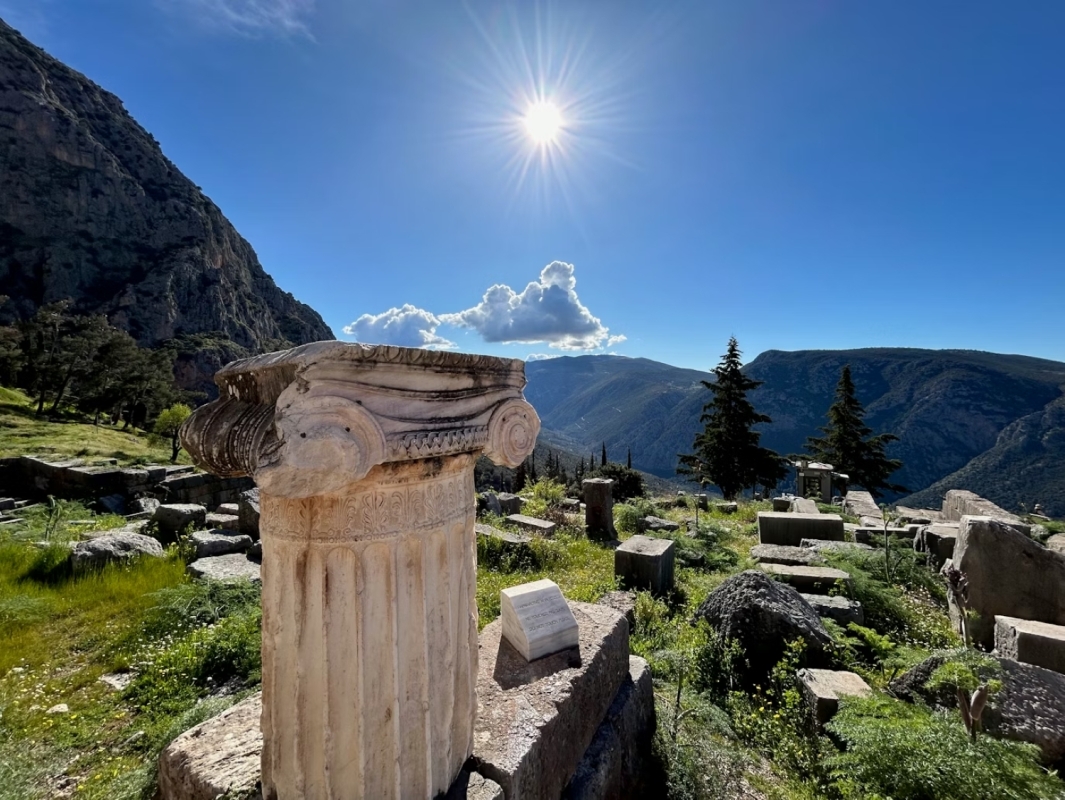 2 Days Delphi & Meteora Tour from Athens 3