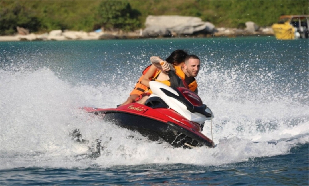 Pattaya-Koh Larn: Speed boat+ Sea walker+ Jet ski +Banana boat +Snorkeling +lunch 7
