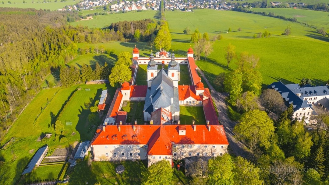 Bohemia Luxury Escape: 5★ Prague & Cultural Treasures (7 Days) 6