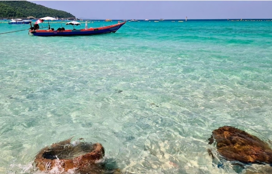 Pattaya-Koh Larn: Speed boat +Parasailing +lunch 8