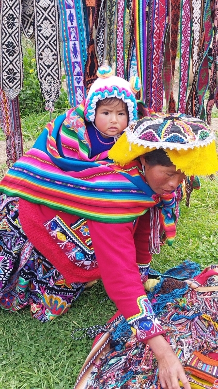 De la fibra al tejido: experiencia textil andina en comunidad Amaru 7