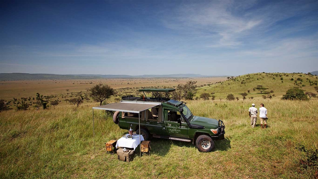 7DaysSerengeti Wildebeests Migration Crossing 5