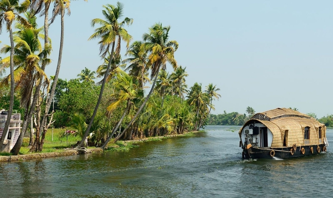 Southern India Highlights & Coastal Experience 6