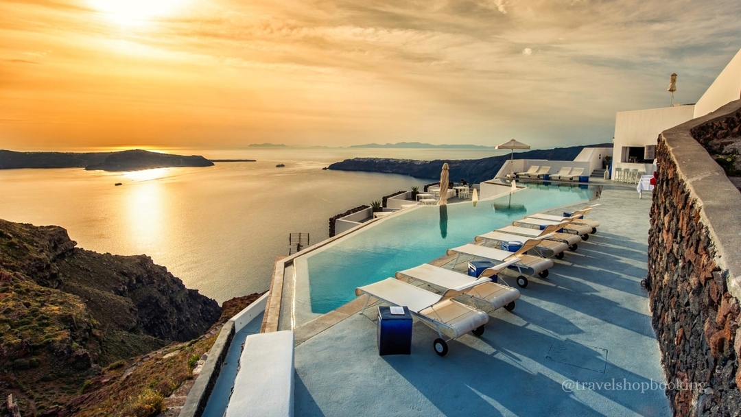 Ultimate Greek Island Hopping Tour: Athens, Mykonos, Paros, Naxos & Santorini – 11 Days 8