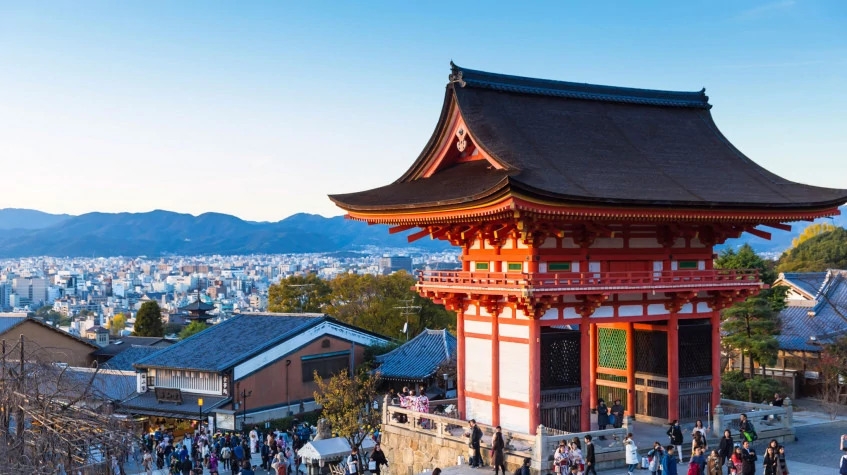 *Unless your flight departs from Fukuoka, this is outside our service area. 9