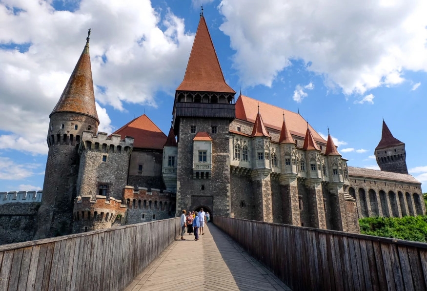 Tour to Corvin Castle in Hunedoara & Alba Iulia 7