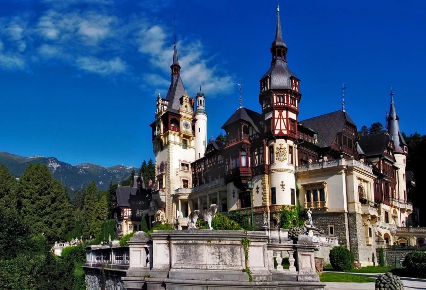 Tour to Corvin Castle in Hunedoara & Alba Iulia 8