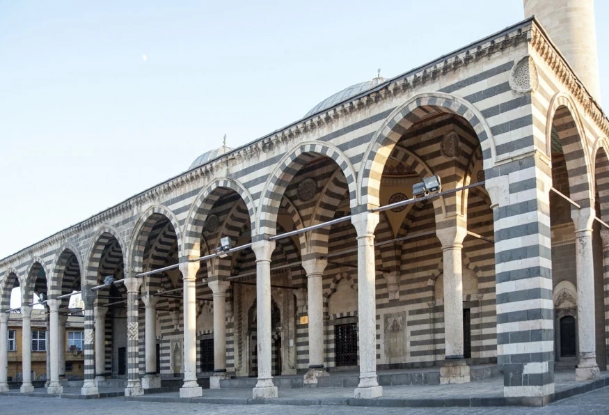 6 Days Diyarbakir City & Zerzevan Castle Tour 4