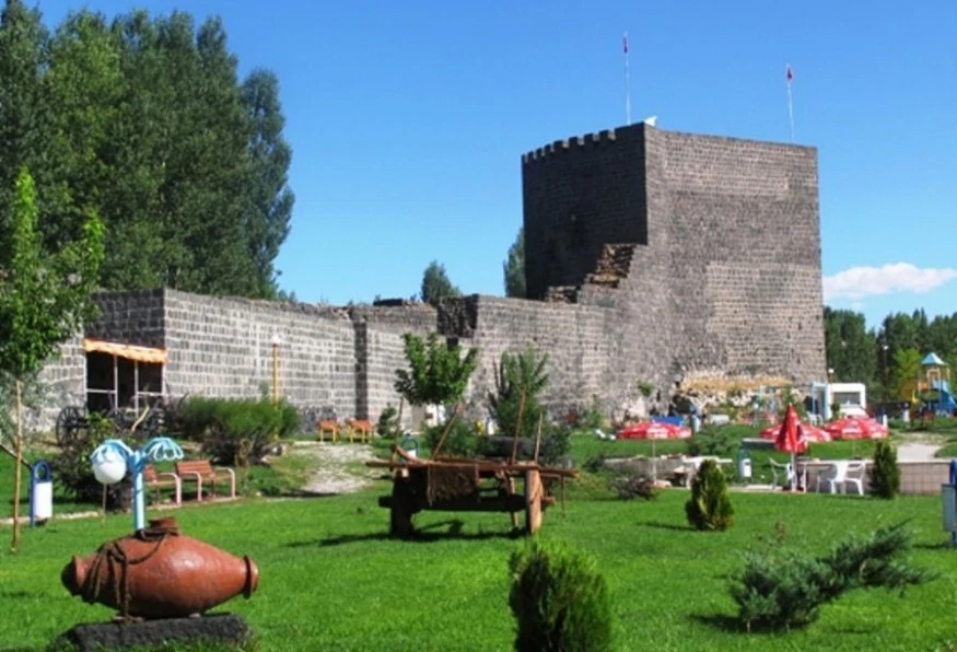 Daily Mus Turkish Bath & Castle Park Tour 6