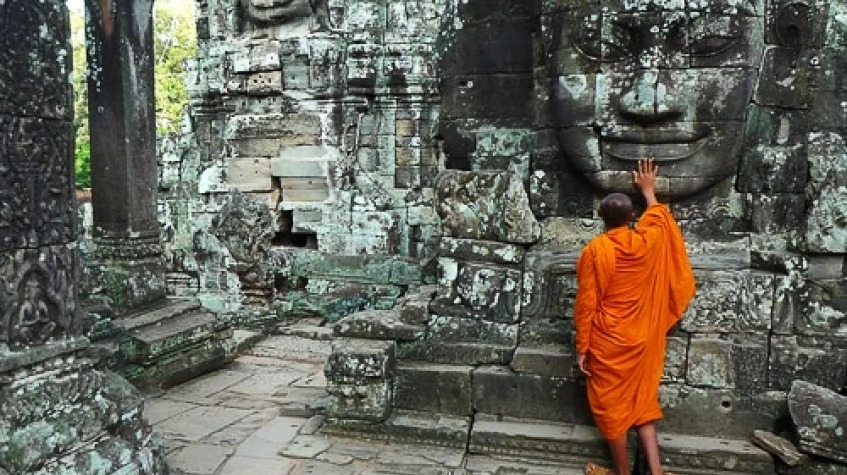 Full Day Small Group Angkor Wat Tour from Siemreap 2