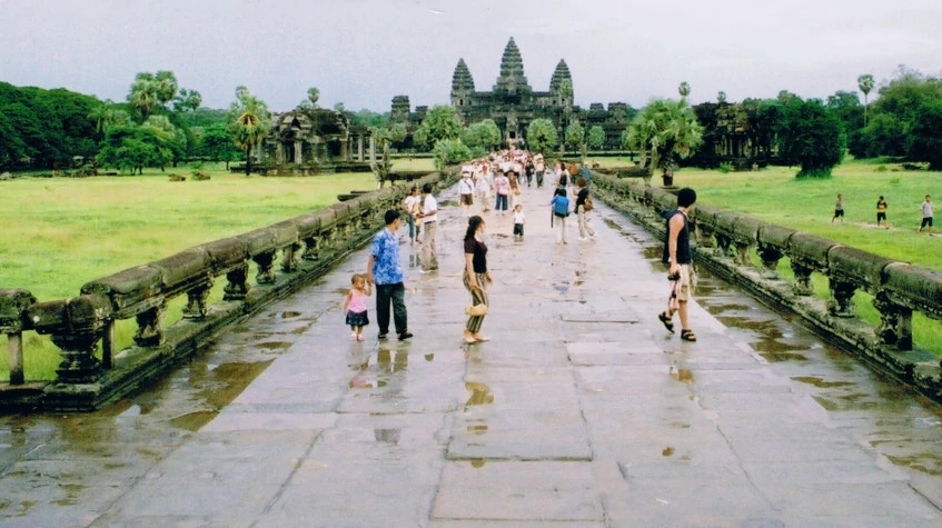 Full Day Small Group Angkor Wat Tour from Siemreap 3