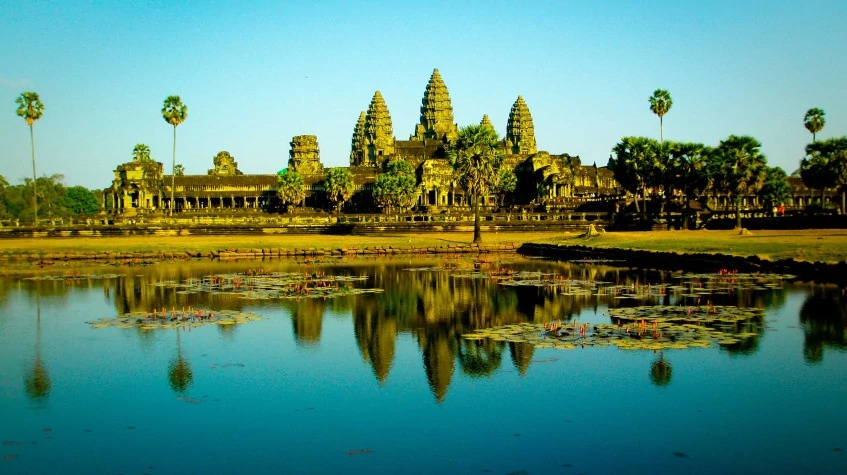 Full Day Small Group Angkor Wat Tour from Siemreap 6