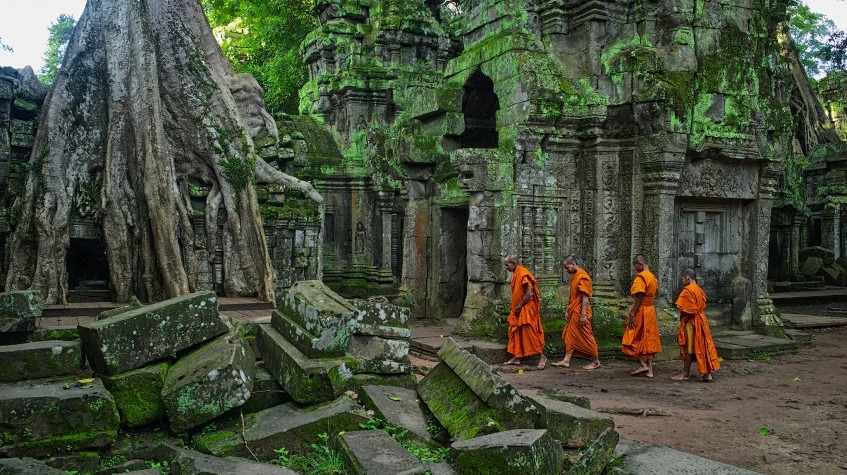Full Day Small Group Angkor Wat Tour from Siemreap 8