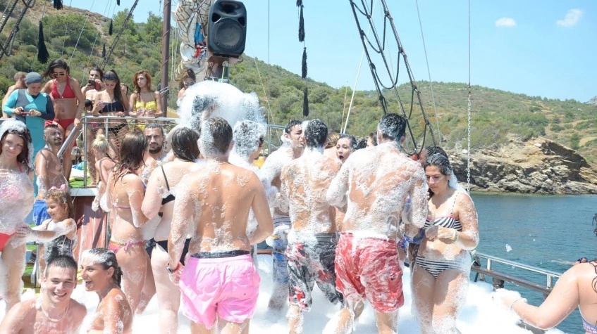 Daily Boat Cruise Kusadasi 2