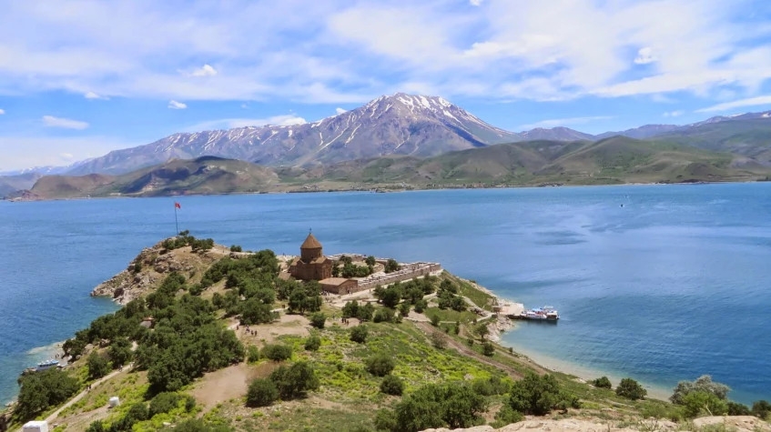 Daily Van City Tour from Hakkari 4