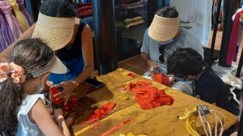 Amber Silk & Lantern Making Tour 9