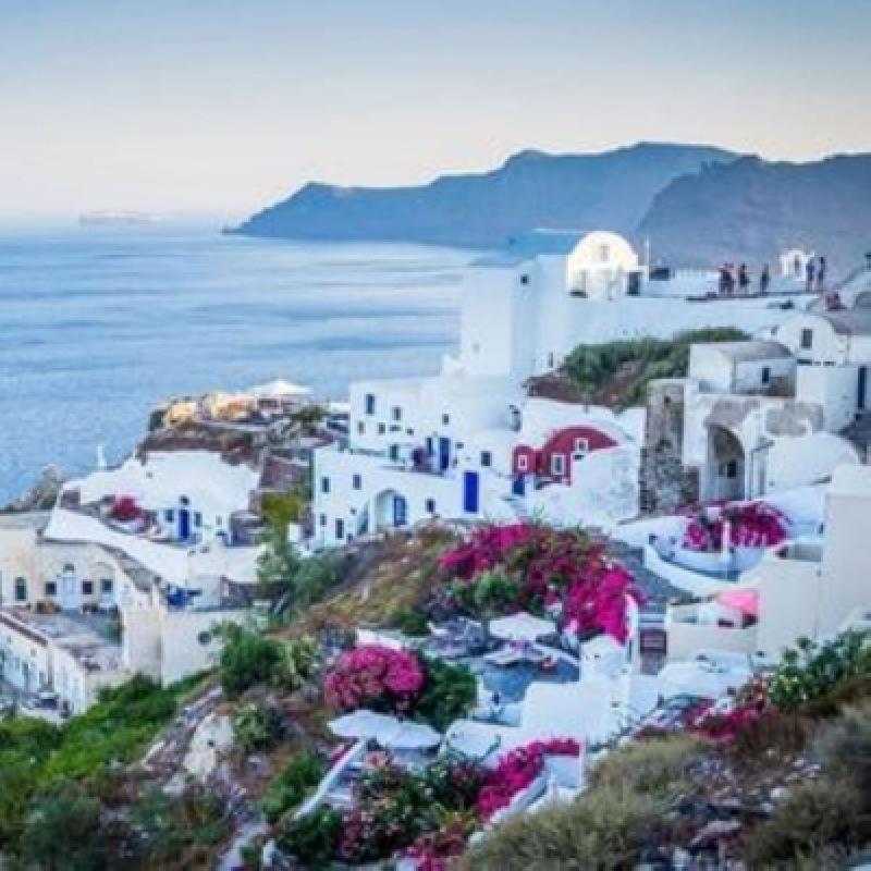 Quintessential Santorini Tour