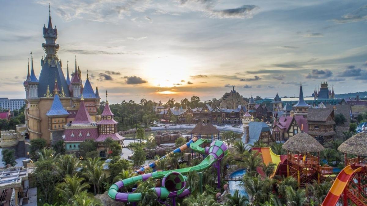 Vinpearl Land Phu Quoc & Safari Ticket with Roundtrip Transfer