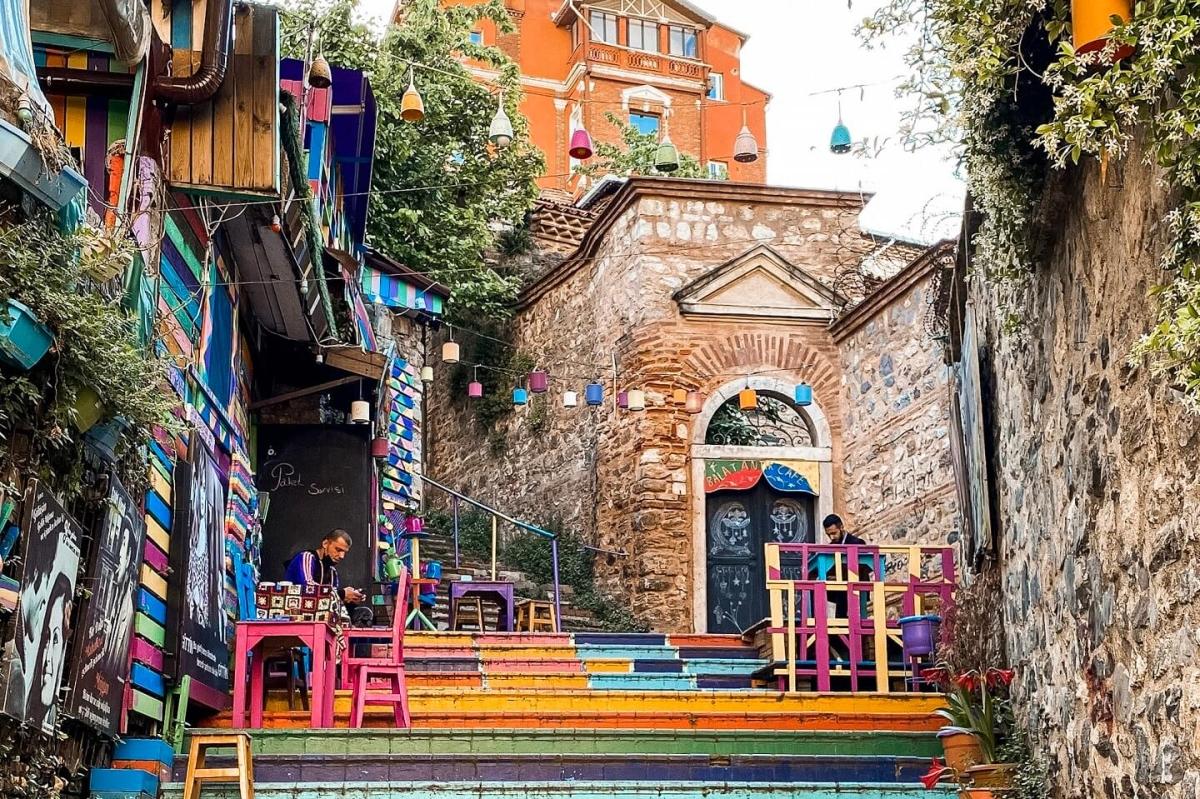 Istanbul: Sultanahmet, Balat, & Bazaars Private Tour With Cruise