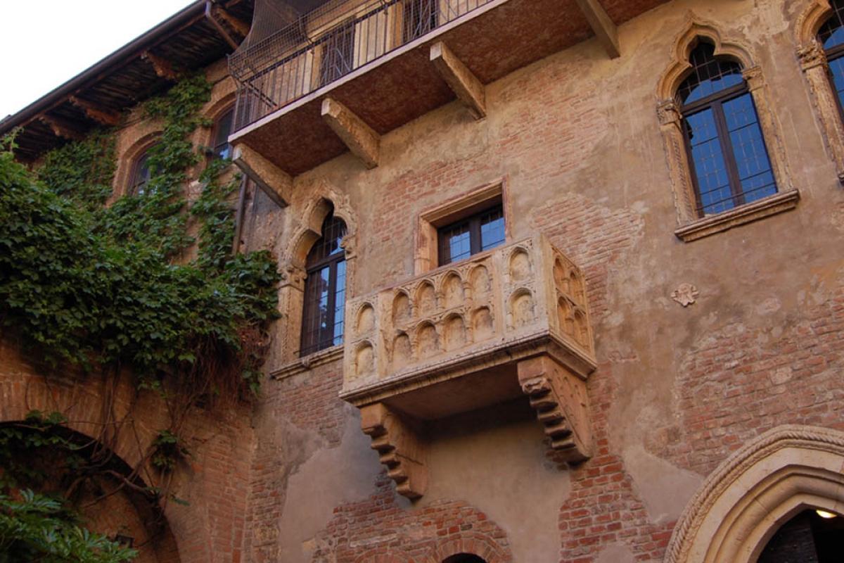 Verona and Sirmione Day Trip from Milan