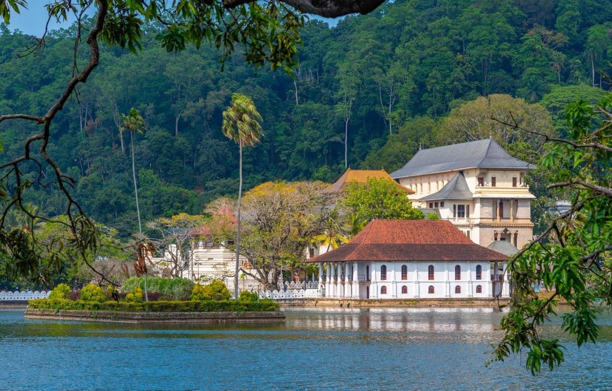 Sri Lanka in Slow Motion